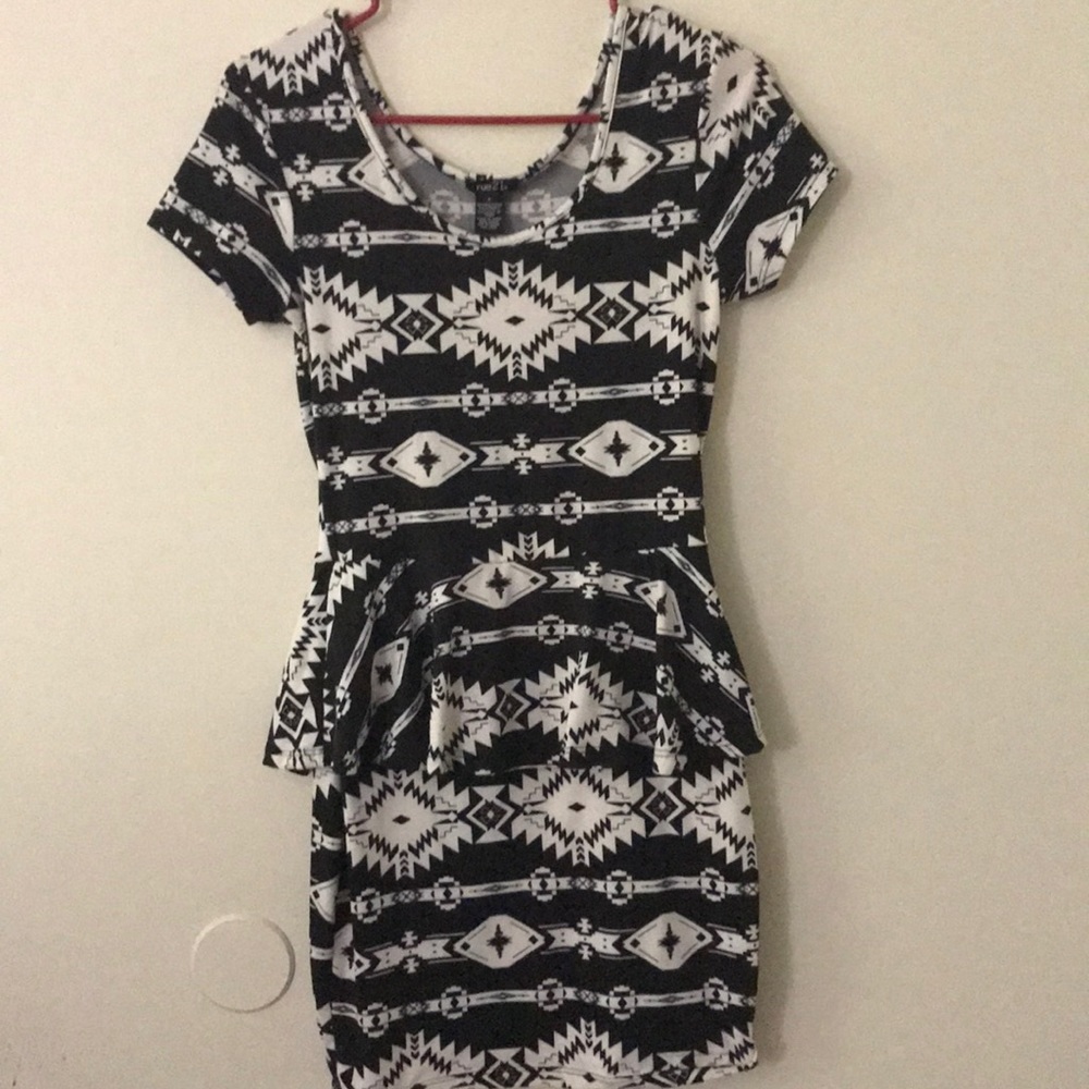 Rue21 black and white dress size small
